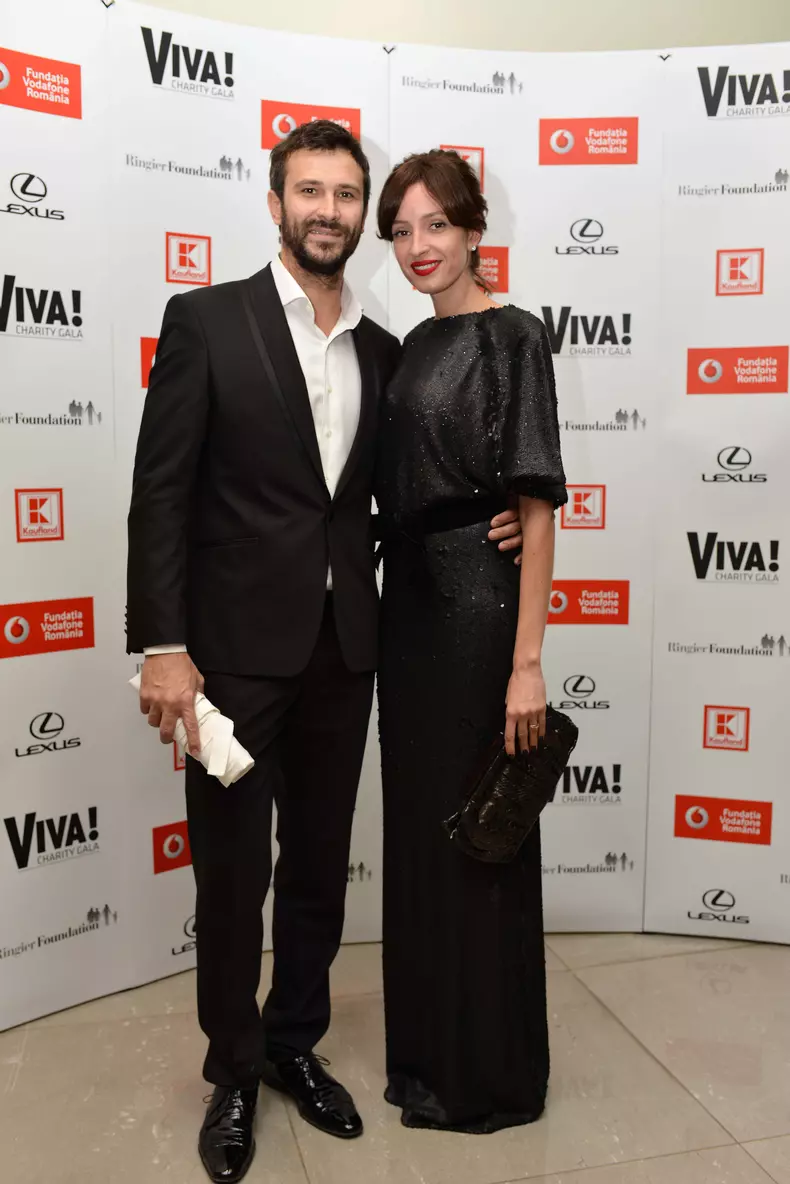 Monica Balaj (rochie Maria Marinescu) si Nicolai Tand (Dammat Tween)