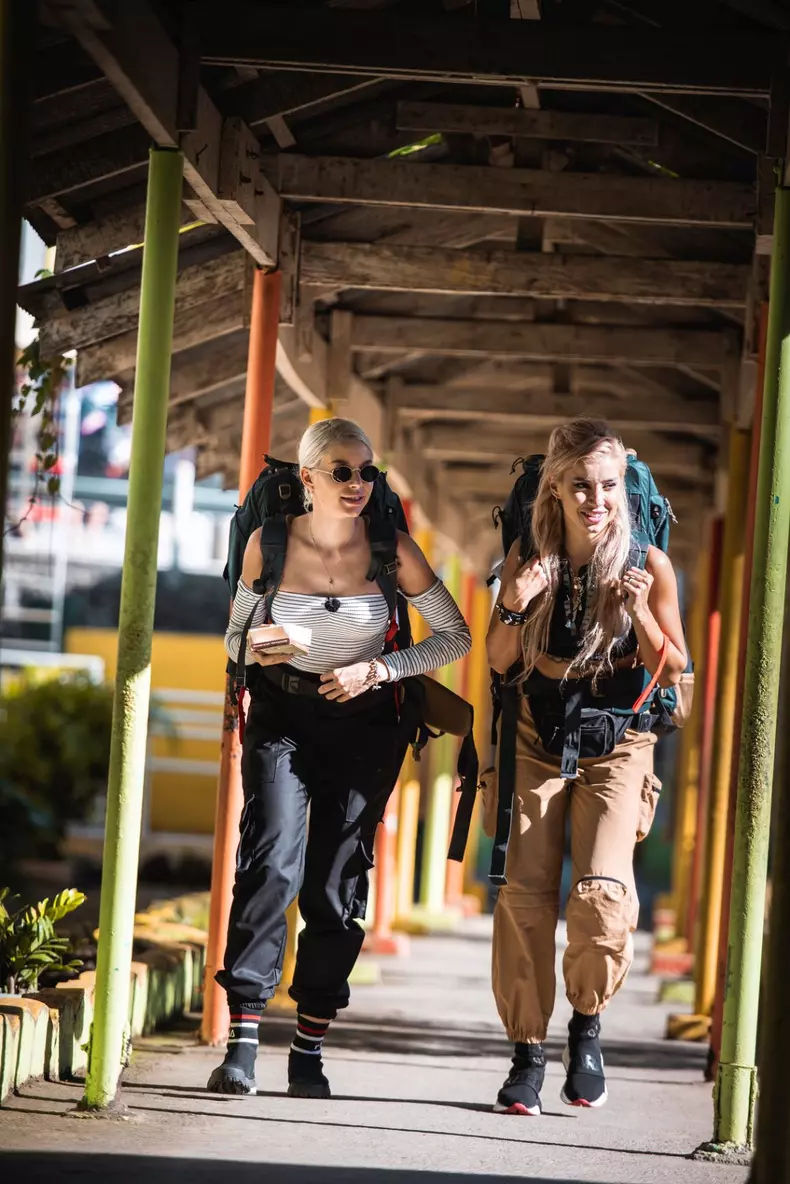 Alina Ceușan și Carmen Grebenișan Asia Express (3)