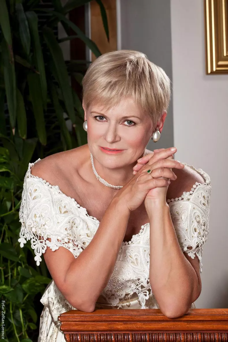 615eadf3282b5-ce-varsta-are-monica-tatoiu-3