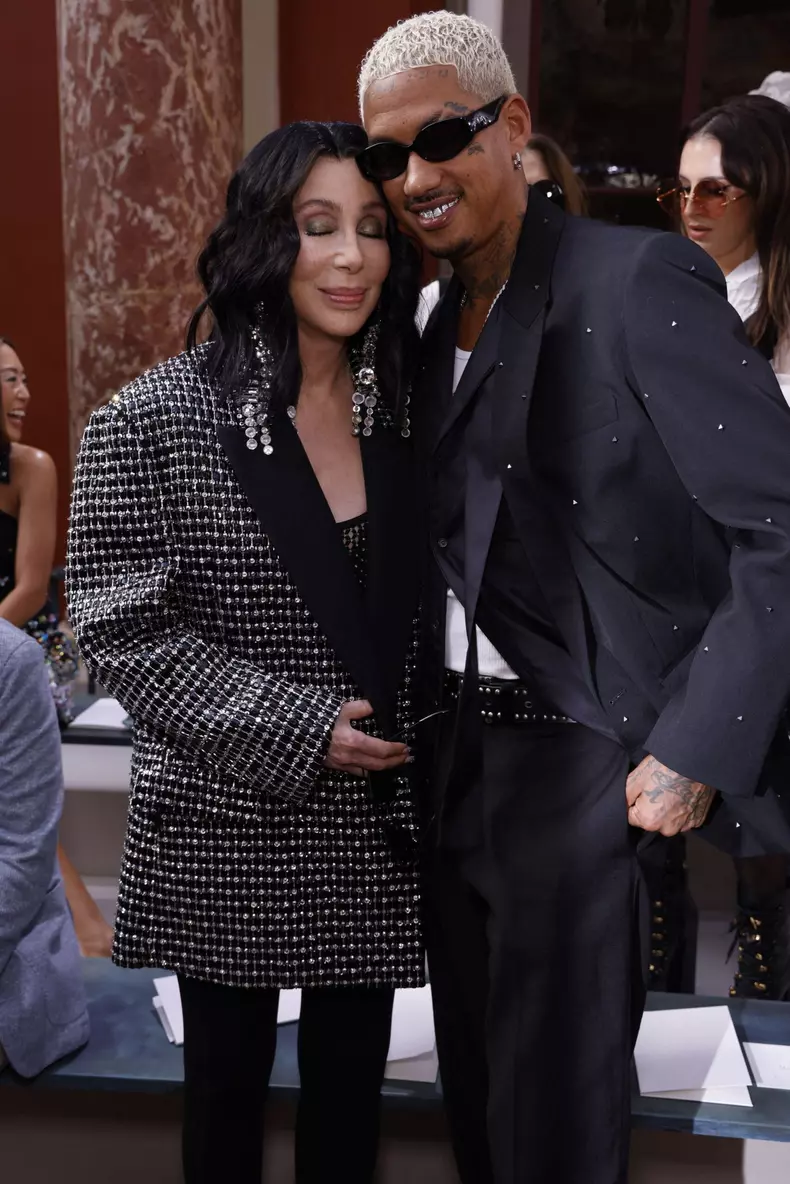 Les célébrités assistent au défilé Valentino "Collection Prêt-à-Porter Printemps/Eté 2024" lors de la Fashion Week de Paris (PFW)