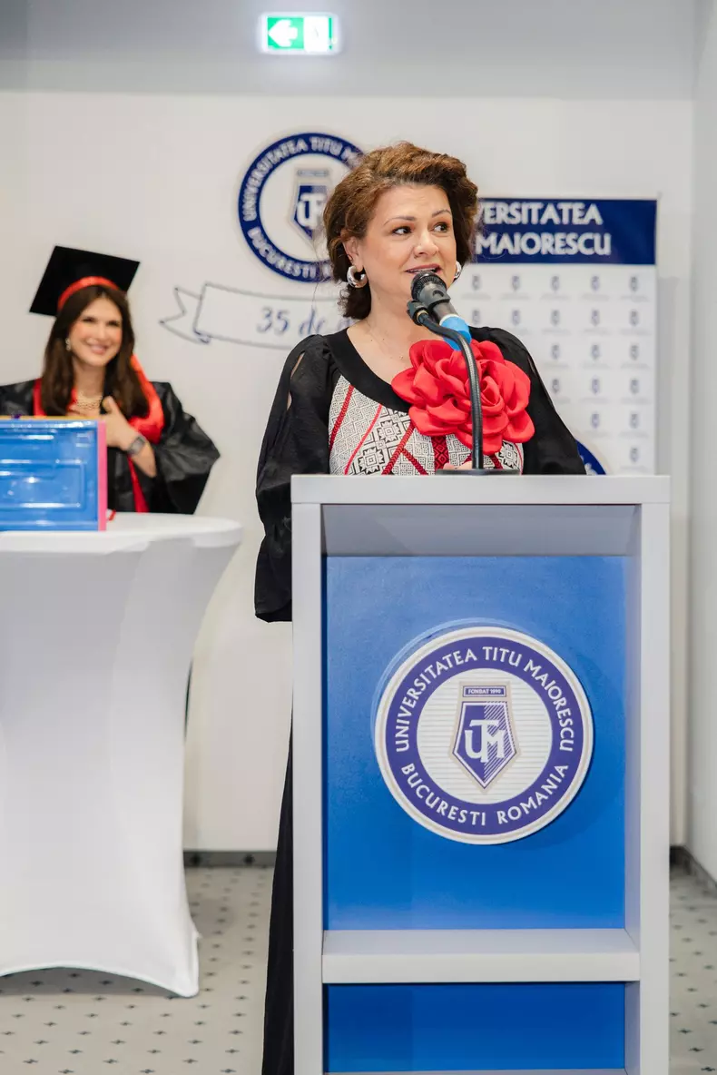 Monica Barladeanu absolvire11