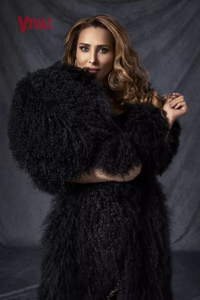 IULIA VANTUR-17.12.254277