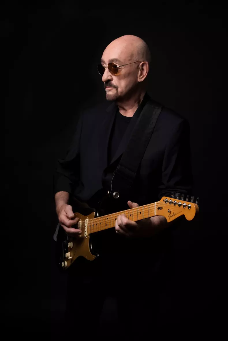 Dave Mason4
