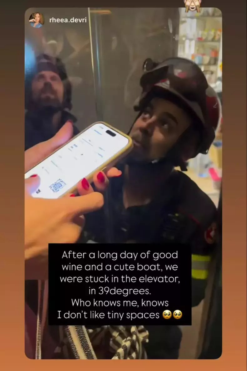 Raluka, blocată în lift în Barcelona  (2)