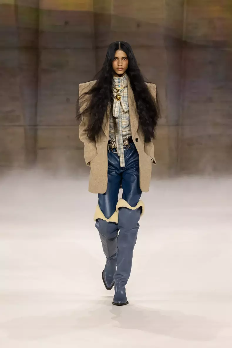 3. Look ecvestru - Chloé