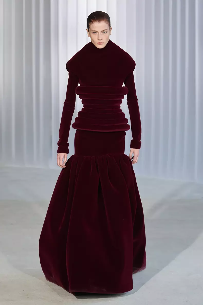 4. Forme statement - Jean Paul Gaultier