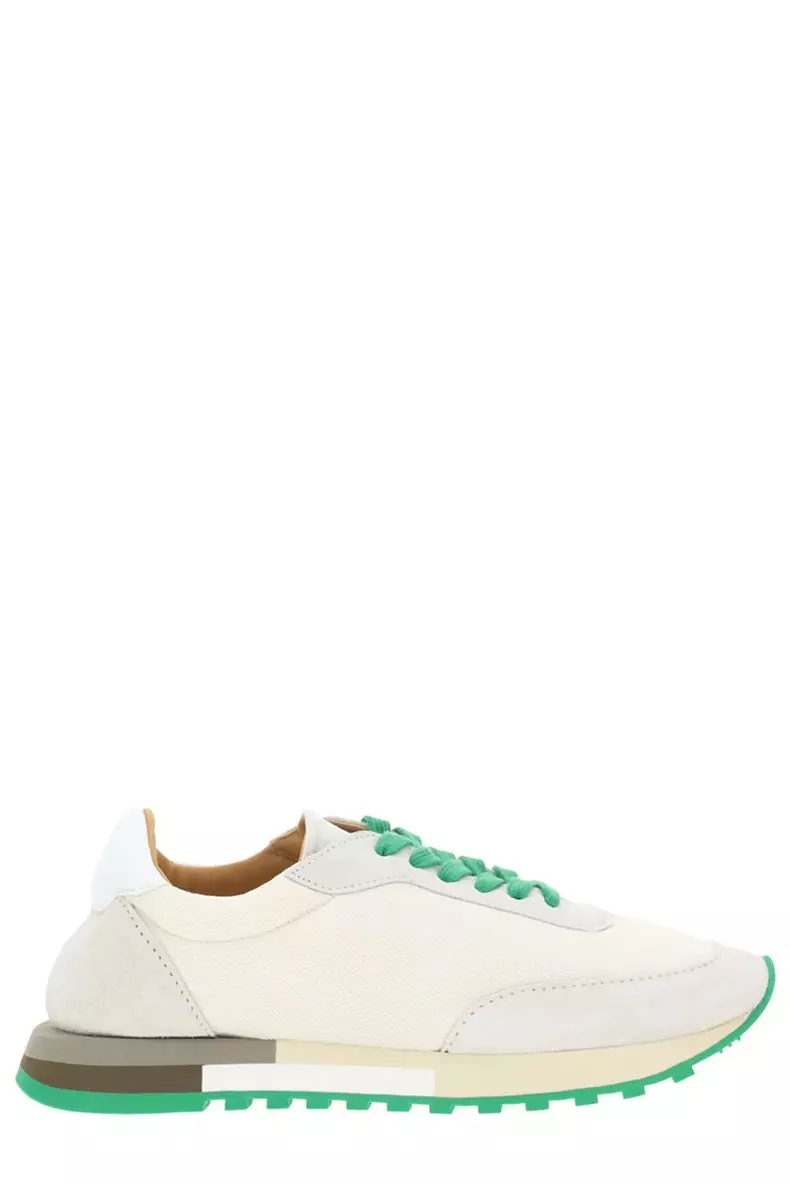 Sneakers din piele, The Row, 854,94 euro, www.cettire.com