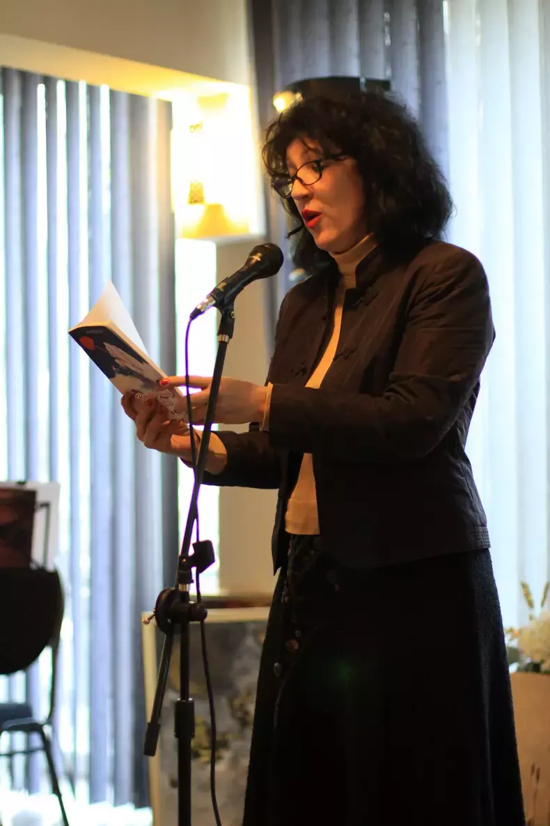 Mariana Dănescu, alias Lili Jurcă din serialul „La Bloc”9