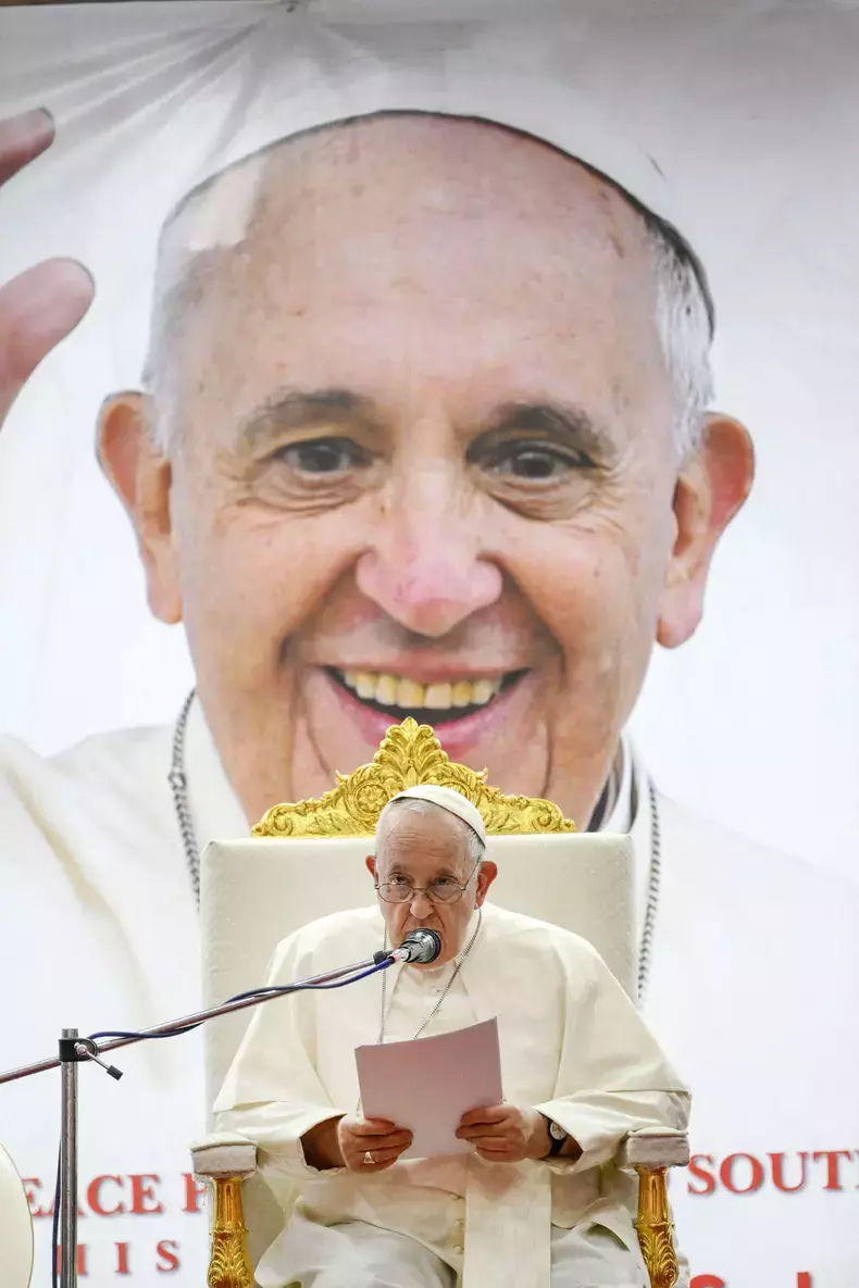 papa-francisc-sicriu7