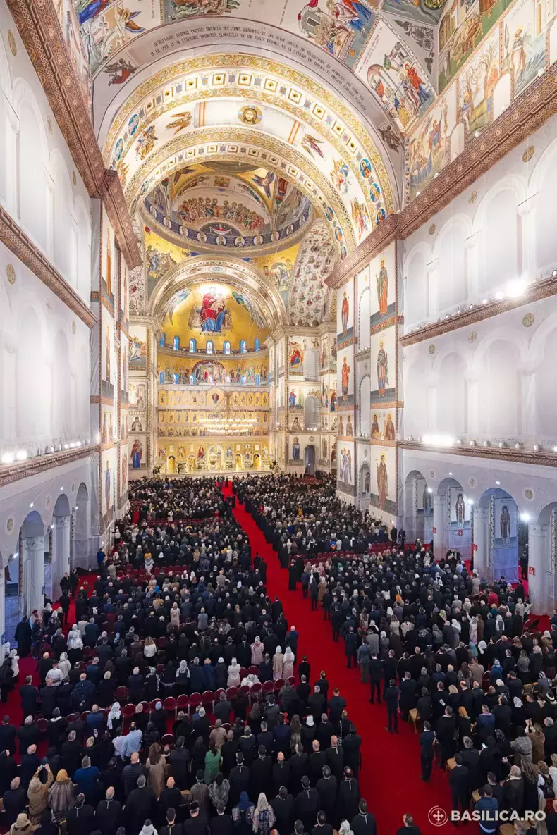 cum-arata-catedrala-nationala-catedrala-mantuirii-neamului-in-interior--imagini-transmise-de-biserica-ortodoxa-4