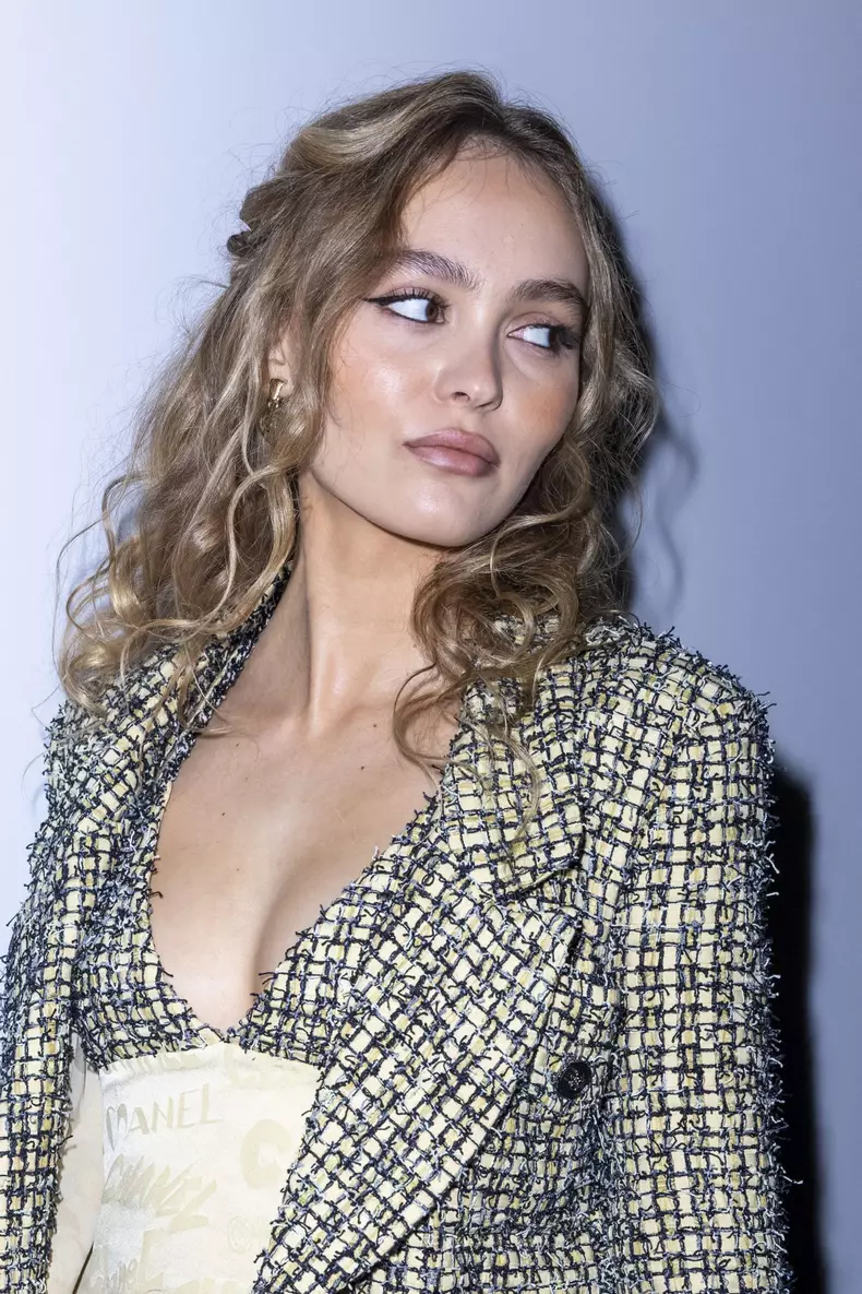 Les célébrités au front row du défilé de mode Chanel lors de la Fashion Week printemps/été 2022 à Paris