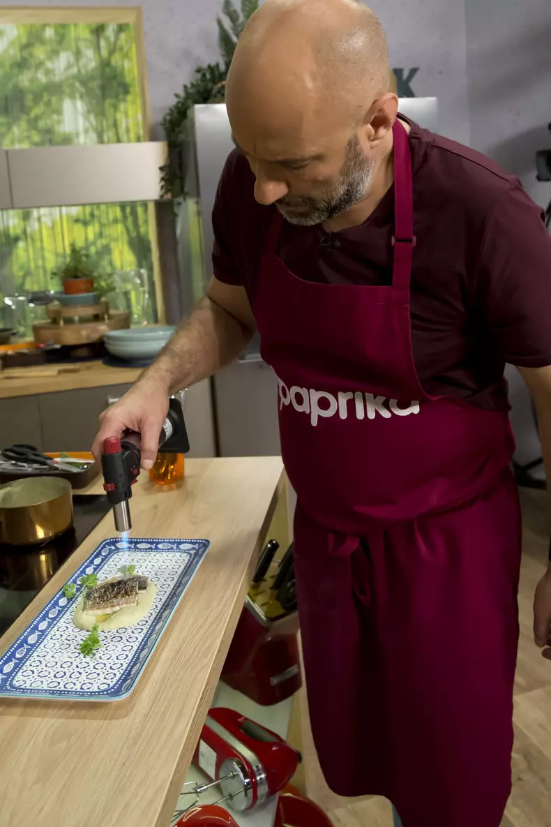 O-noua-emisiune-la-TV-Paprika.-Cand-incepe-„Si-mai-multa-culoare-in-farfurie-cu-chef-Radu-Dumitrescu-3