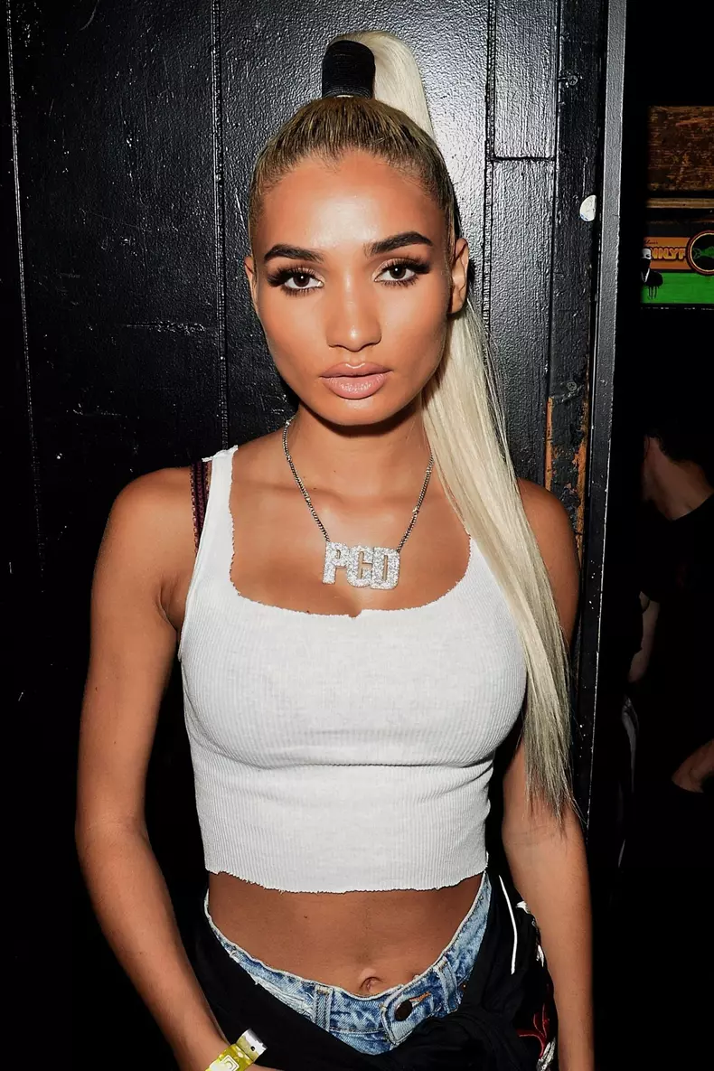 Cine este Bhad Bhabie, artista care a primit 52 de milioane de dolari de la fani