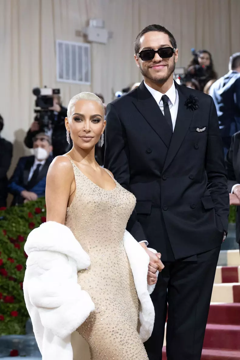 Kim Kardashian a purtat rochia emblematica a lui Marilyn Monroe