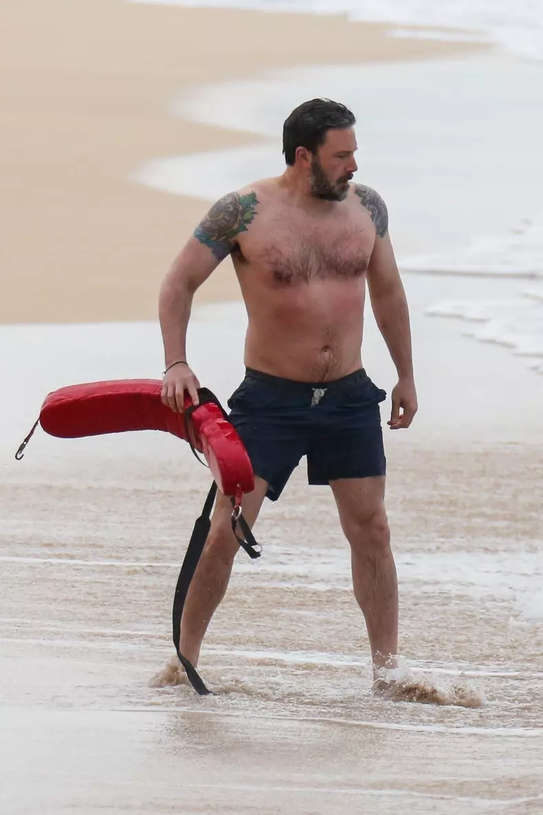 Ben Affleck are pe spate un tatuaj cu pasărea Phoenix
