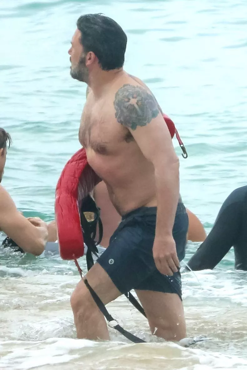 Ben Affleck are pe spate un tatuaj cu pasărea Phoenix