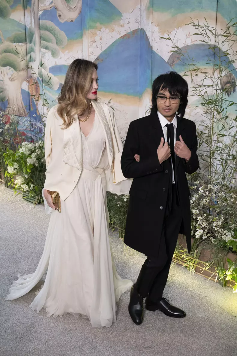 Angelina Jolie, apariție spectaculoasă la o recepție organizată la Casa Albă. Cine a însoțit-o