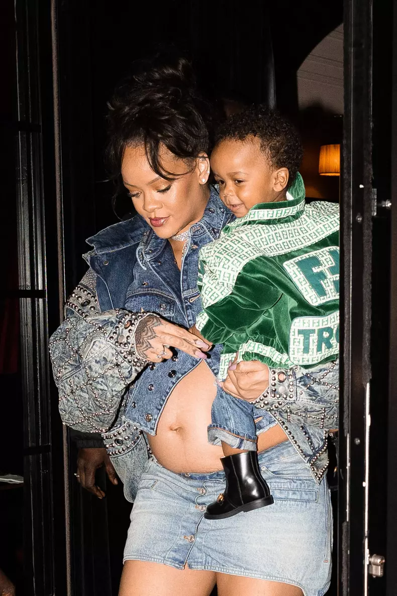 Rihanna, enceinte, va dîner au restaurant Cesar à Paris avec son bébé