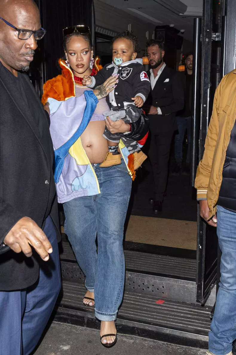 Rihanna et son fils vont dîner au restaurant Cesar à Paris