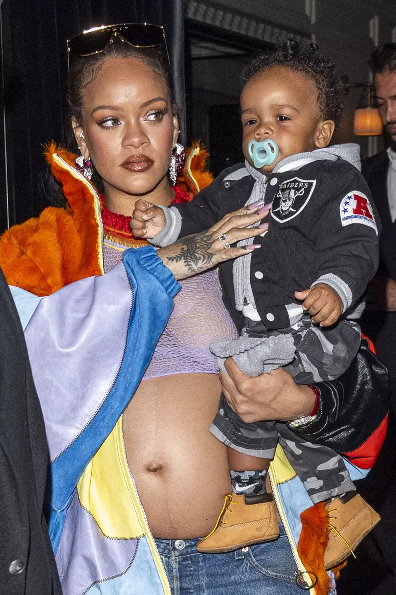 Rihanna et son fils vont dîner au restaurant Cesar à Paris