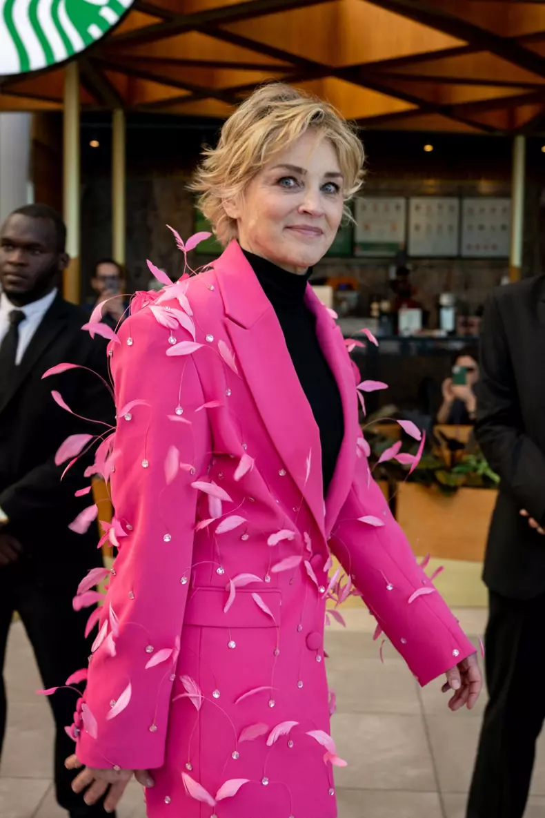 Sharon Stone a pozat în costum de baie la 65 de ani. Cum arată acum actrița din „Instinct primar”