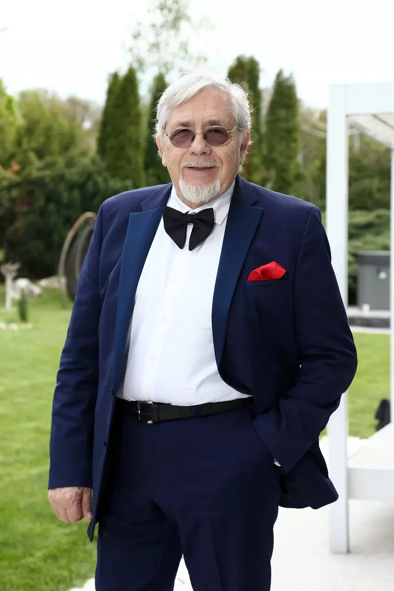 Sergiu Cioiu, invitat special în serialul „Lasă-mă, îmi place! Camera 609”, de la Antena 1. Ce rol va juca