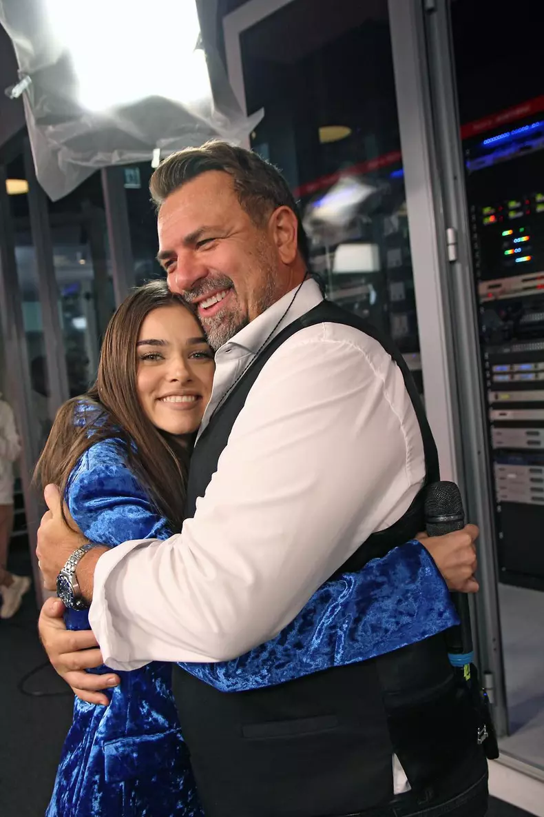 theo-rose-si-horia-brenciu-3