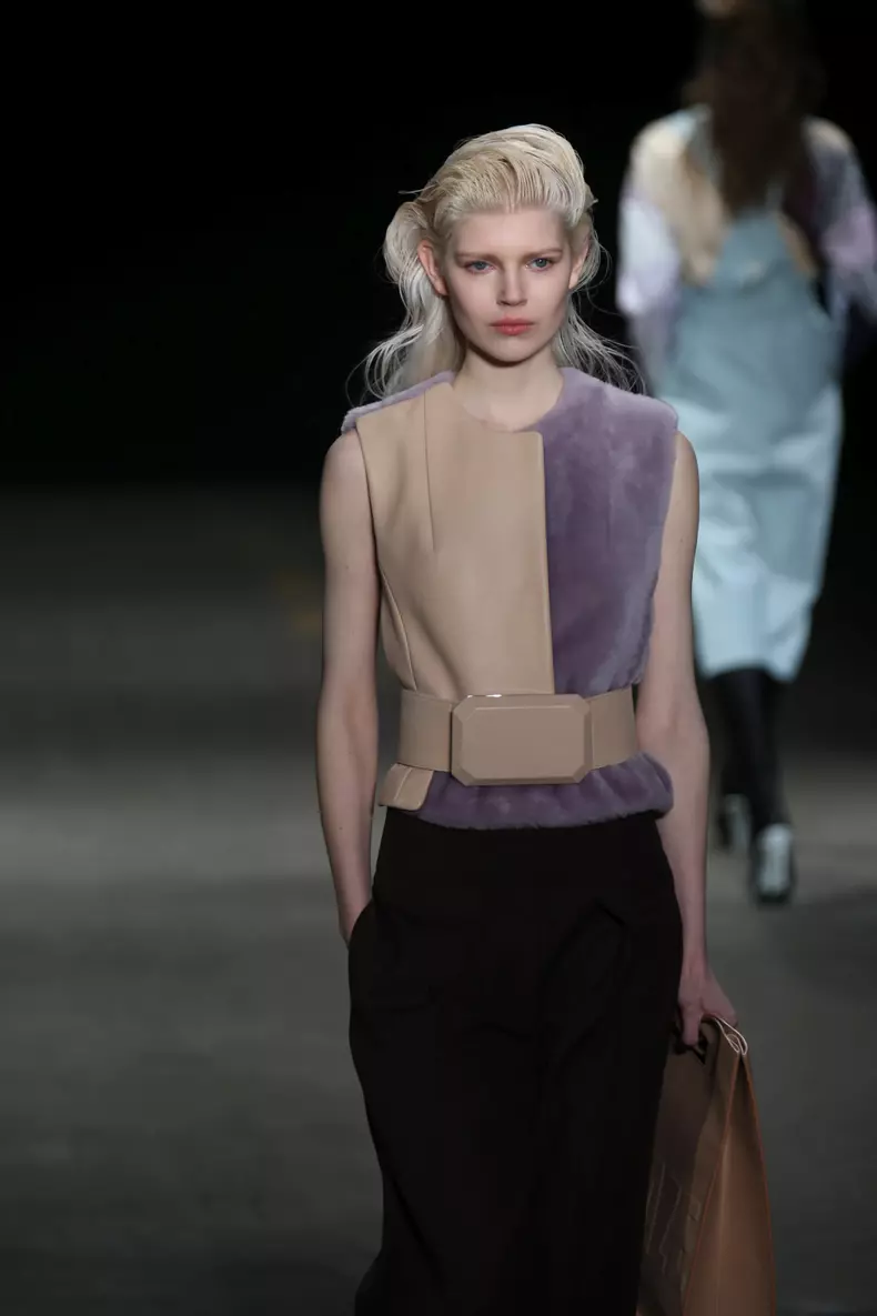 3.1.Philip_Lim_hepta_541305_01.jpg