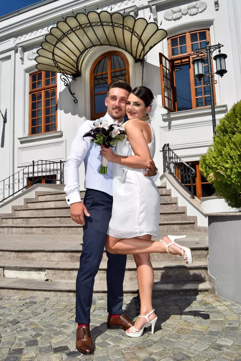 Cu ce se ocupă fiica lui Oreste. Sabina Teodorescu are 27 de ani