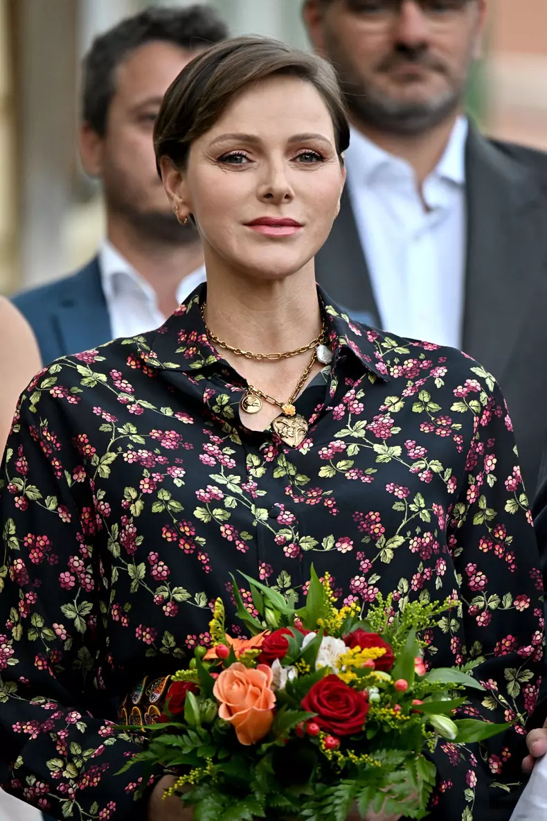 *NO TABLOIDS* Traditional Monaco Picnic