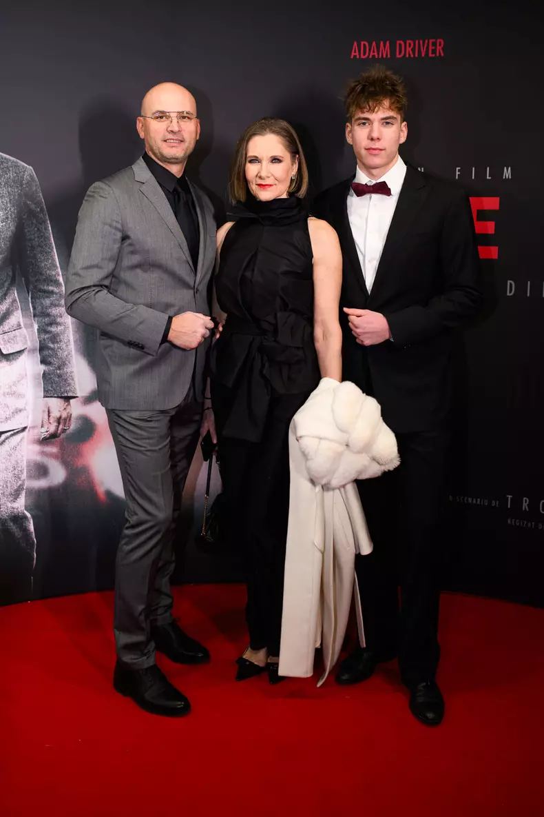 Romanița Iovan, Albert, fiul ei, și logodnicul Iulian Gogan