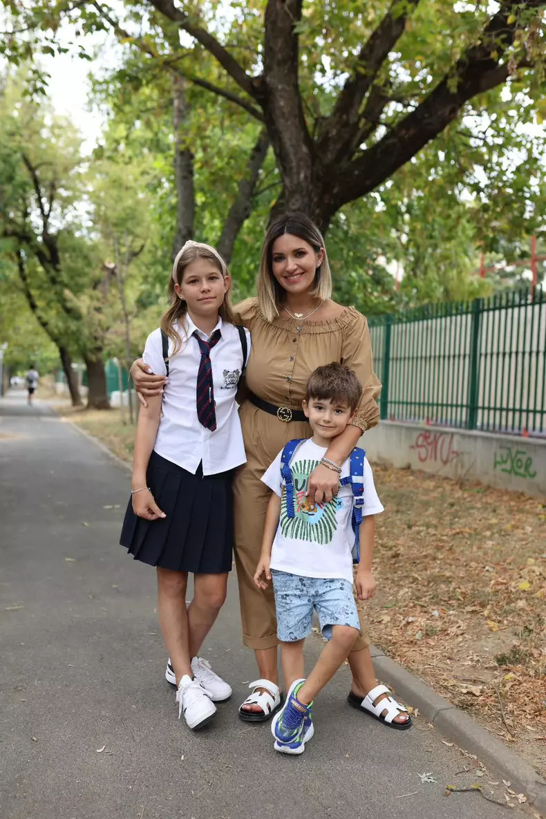Ela Crăciun și familia