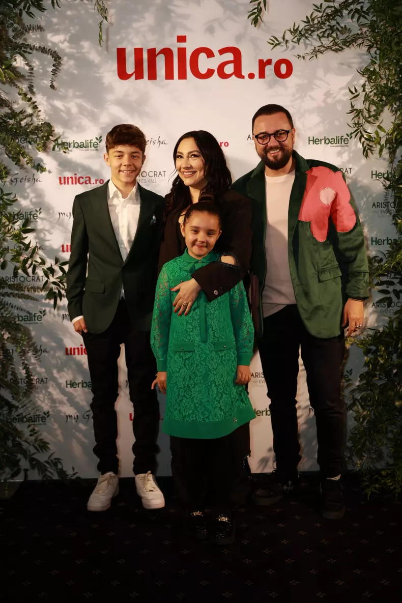 familia-maruta-la-premiile-unica-2024-3