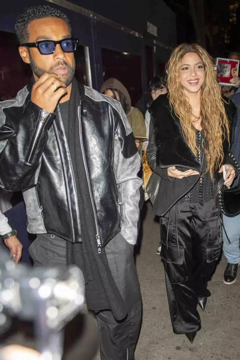 Lucien Laviscount şi Shakira