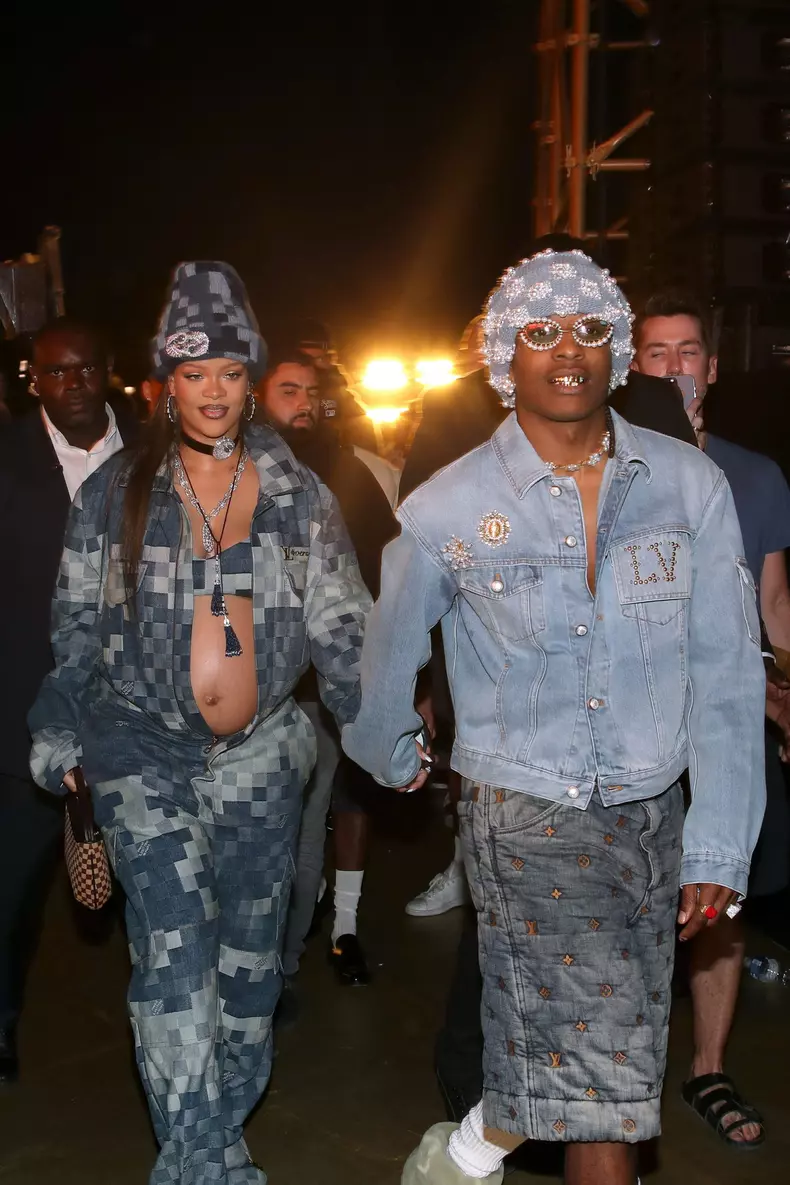 People au défilé de mode masculine prêt à porter printemps/été 2024 de la maison Louis Vuitton à Paris