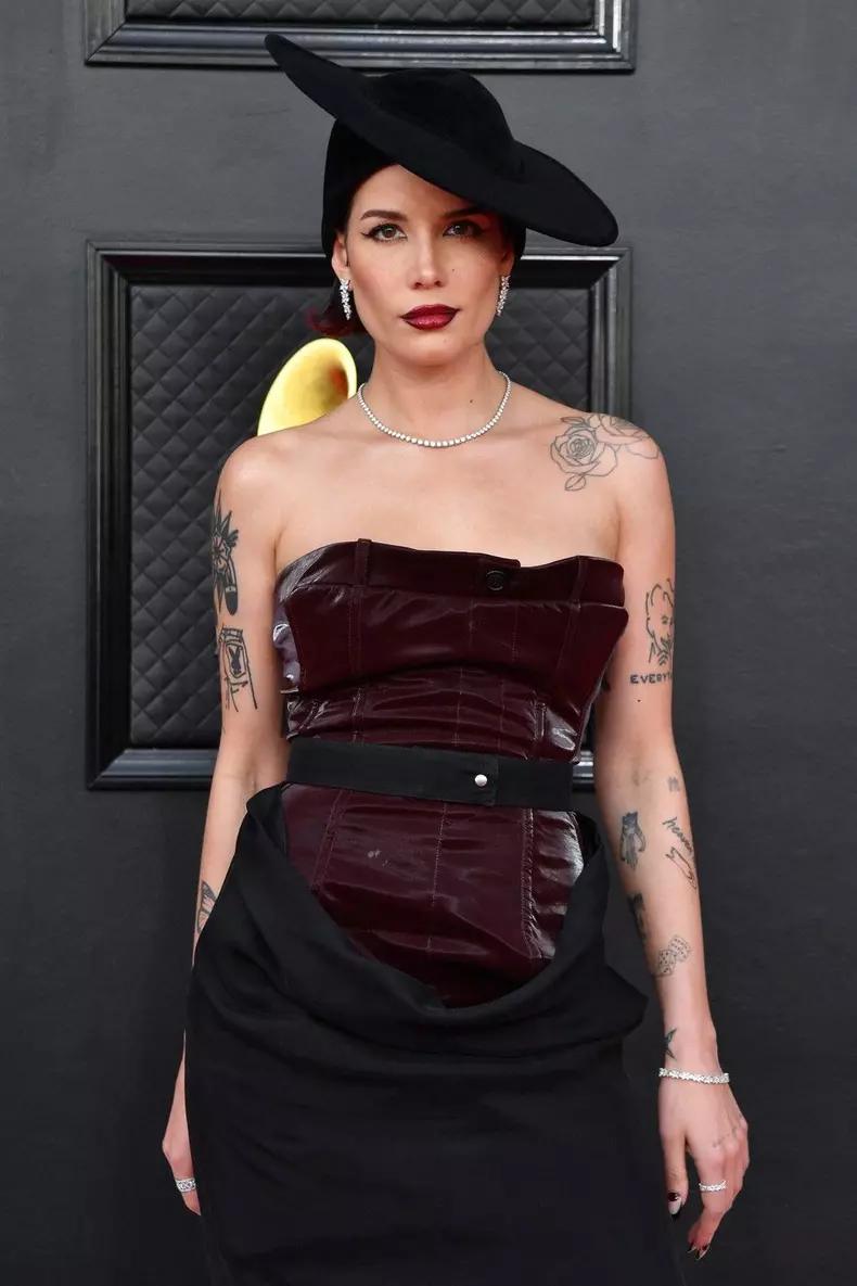 halsey-pe-covorul-rosu