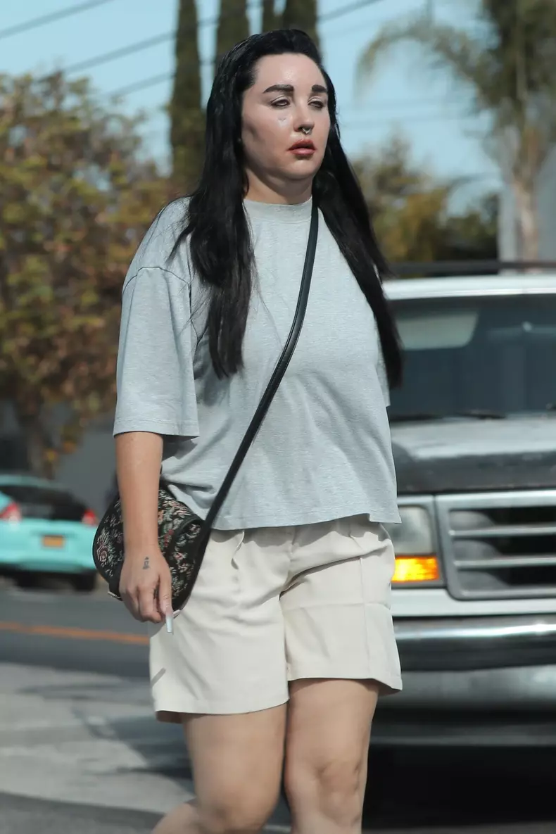 *EXCLUSIVE* Amanda Bynes showcases new black hair while walking down Hollywood