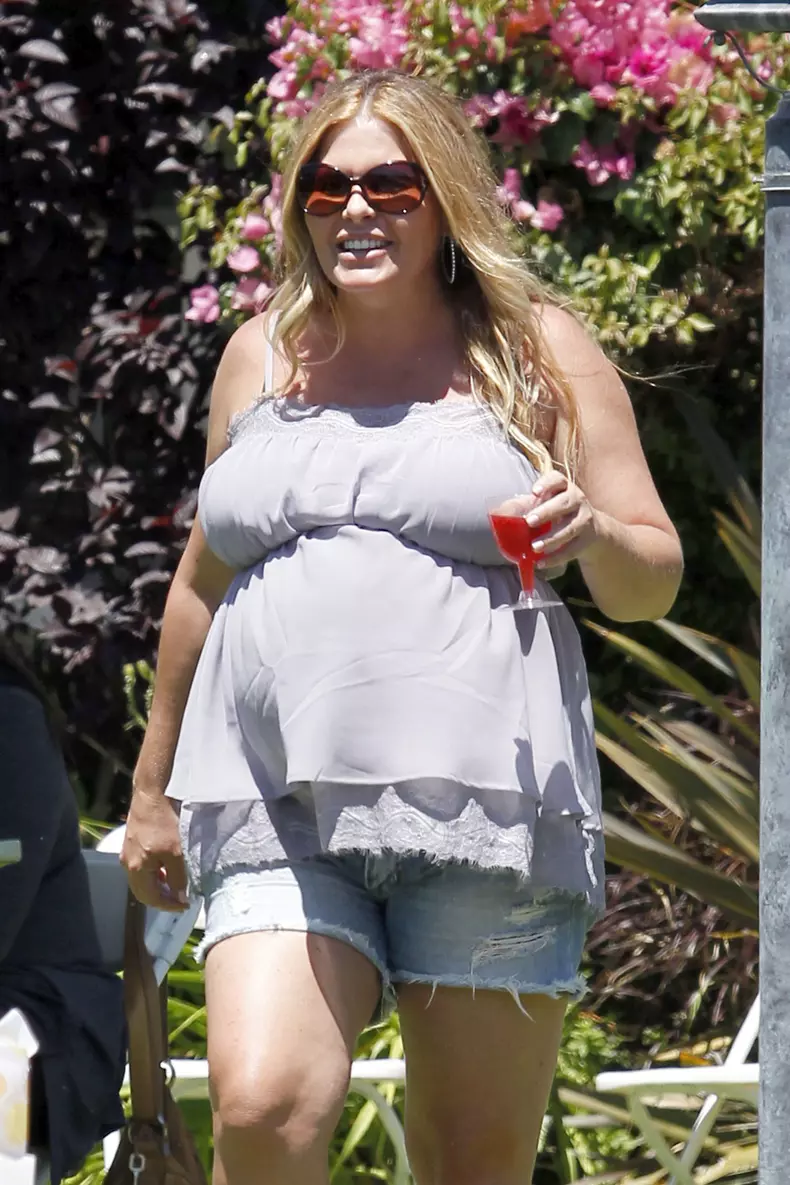 Nicole Eggert din Baywatch