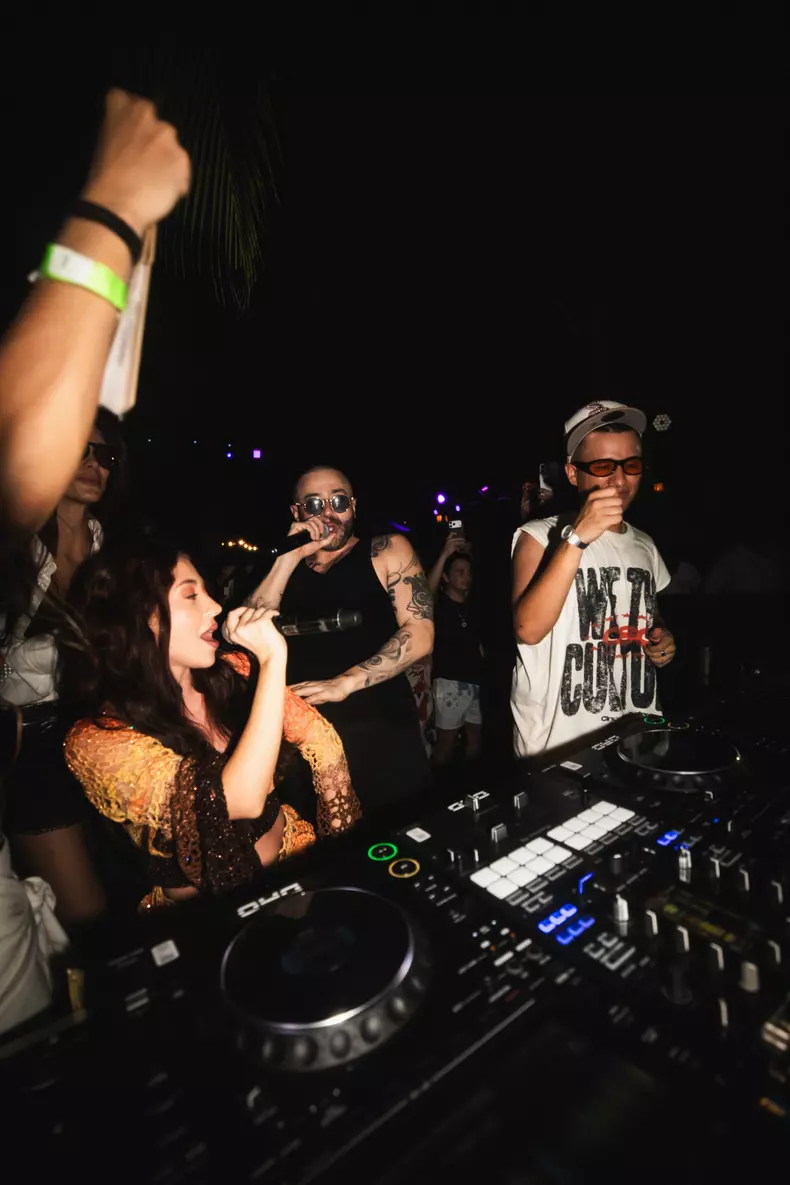 Nicole Cherry a cântat la petrecerea de final de turneu a lui J Balvin, în Columbia (4)