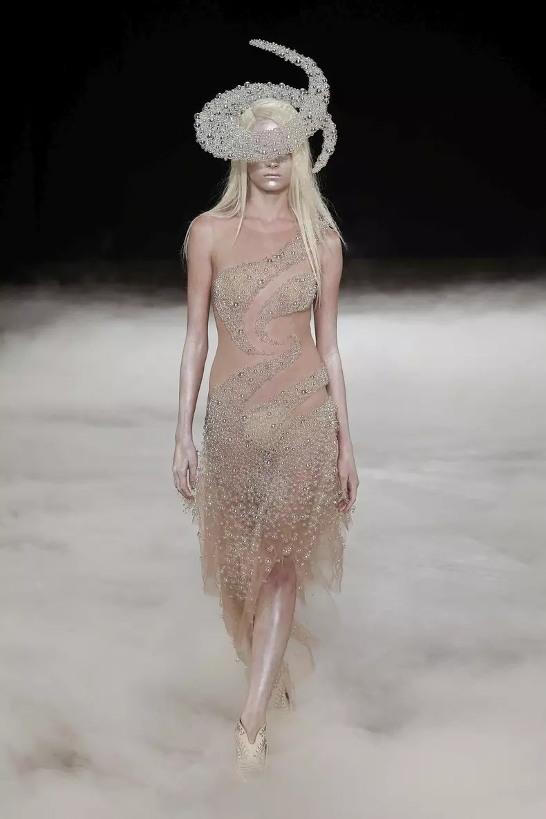 IRIS VAN HERPEN Haute Couture Spring/Summer 2026-2027 Runway during Paris Haute Couture Fashion Week on July 2026 - Paris; France 06/07/2026