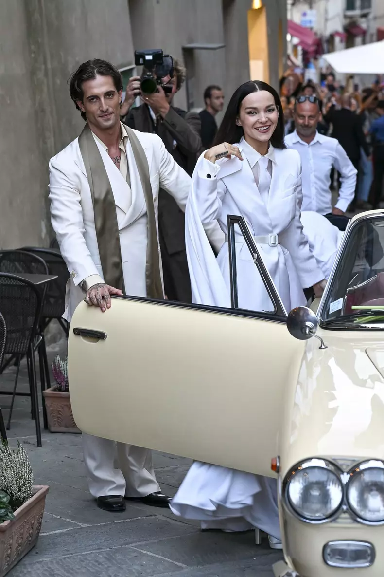 Dove Cameron And Damiano David Wedding In Montalcino