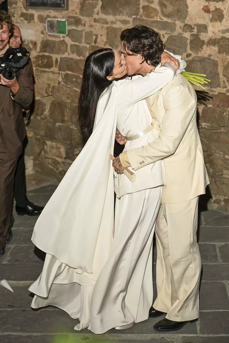 Dove Cameron And Damiano David Wedding In Montalcino