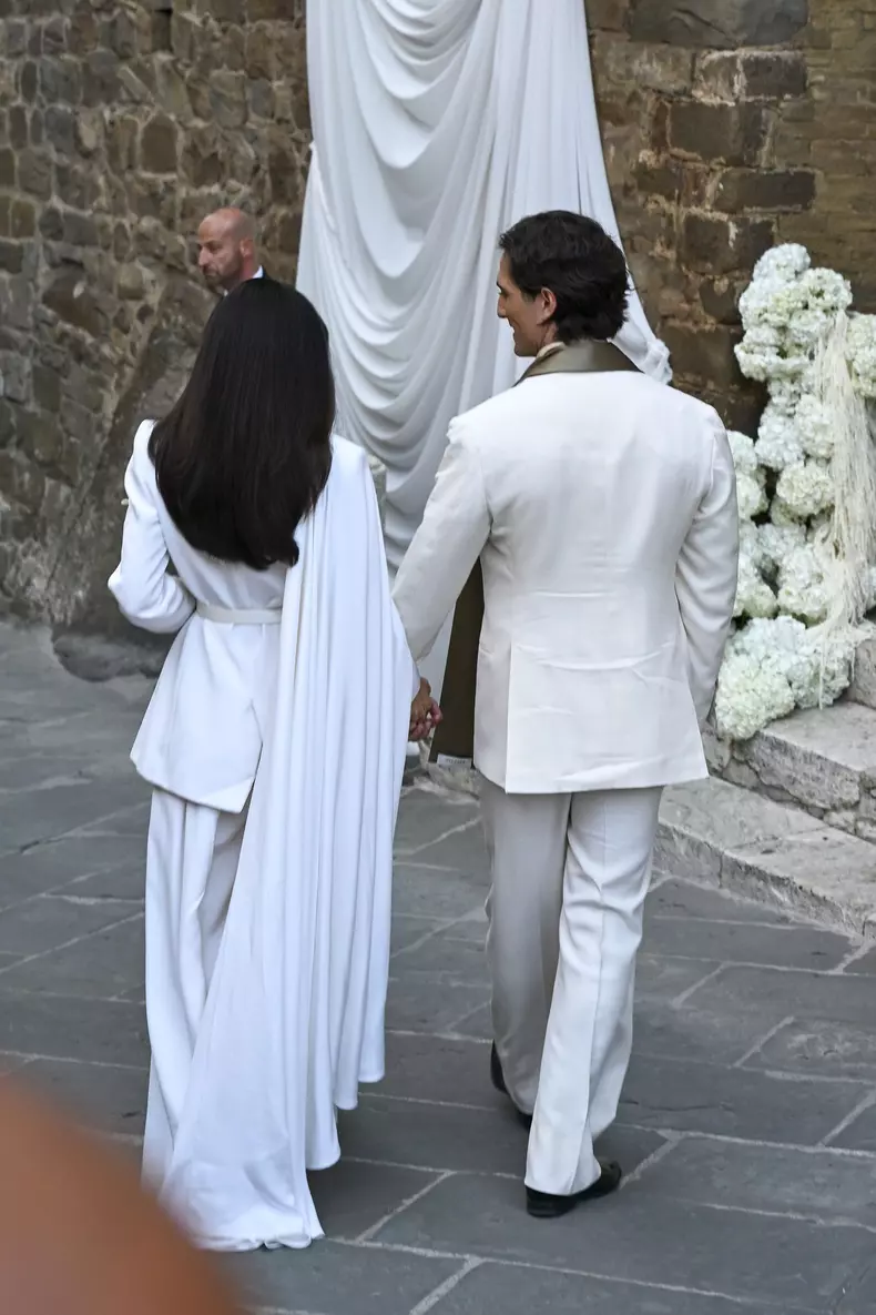 Dove Cameron And Damiano David Wedding In Montalcino