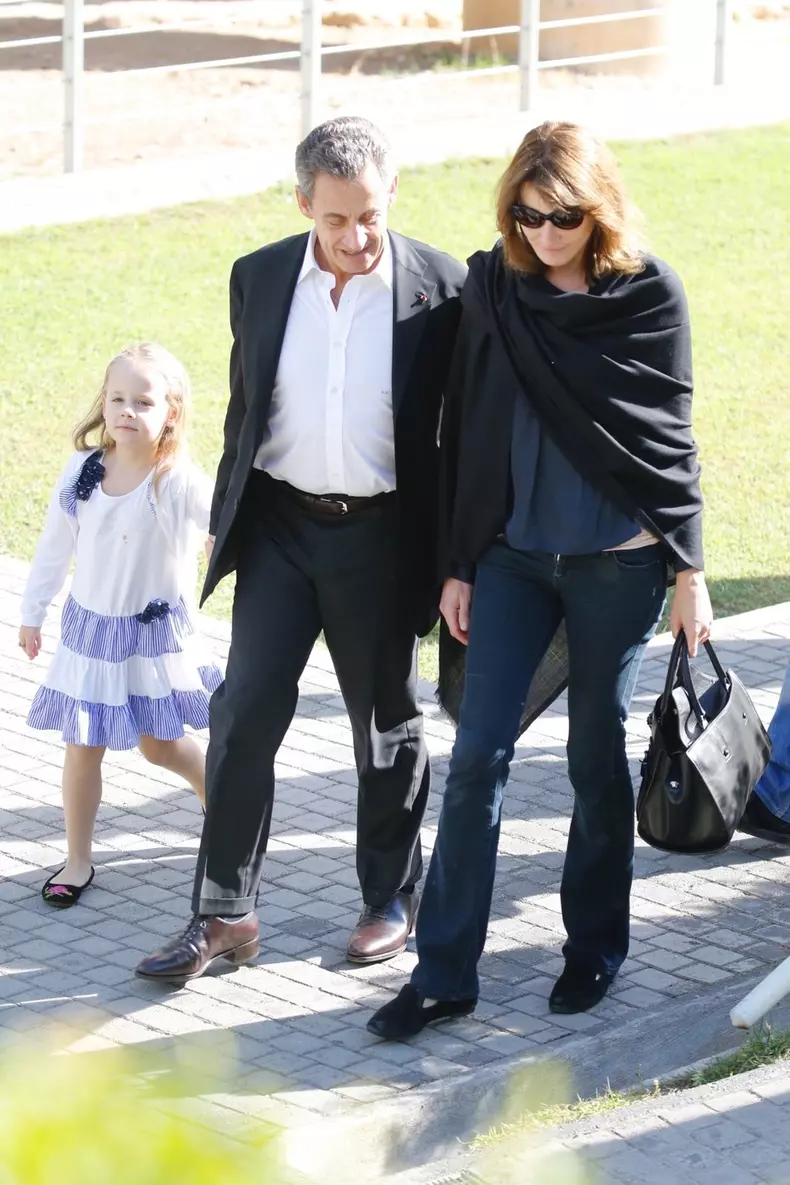Nicolas Sarkozy and Carla Bruni visit the Akropolis Museum