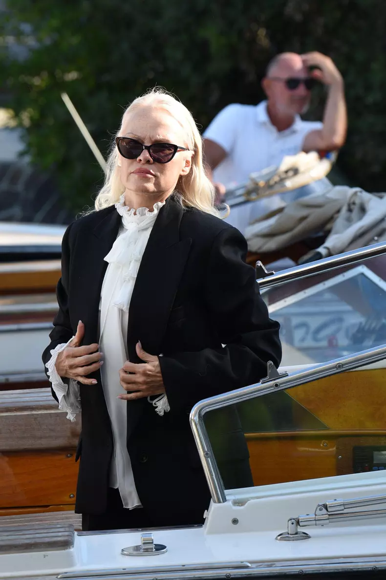 Venezia, Italia. 07th Sep, 2026. Venice: Pamela Anderson arrives at the Hotel Excelsior; pictured: Pamela Anderson Credit: Independent Photo Agency/Alamy Live News