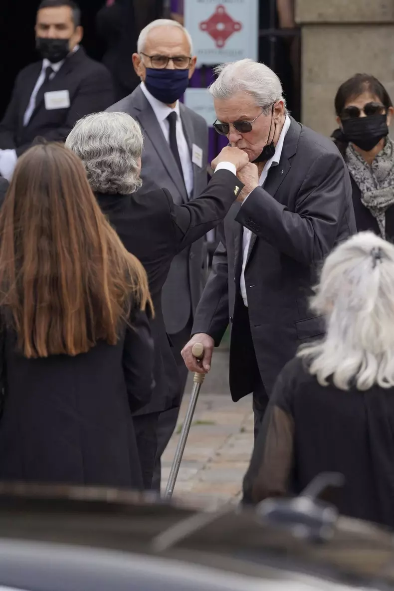 Decizia șocantă luată de Alain Delon. Ce i-a cerut fiului său Anthony