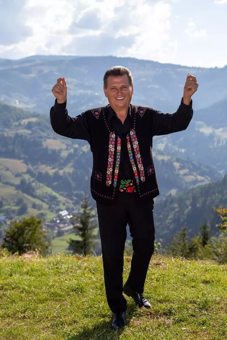cum-a-ajuns-nea-marin-sa-aiba-propria-emisiune-la-tv-4