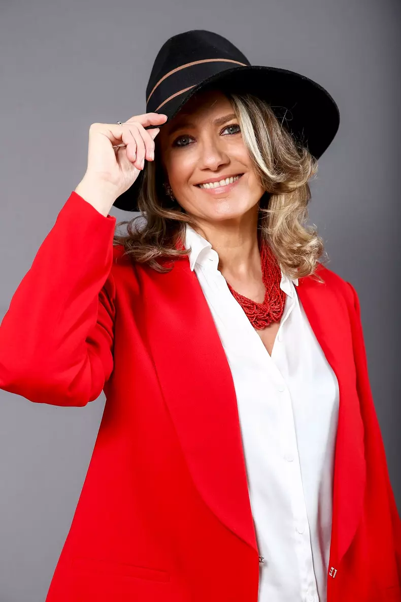 Ioana Abur joacă în Lia – Soția soțului meu