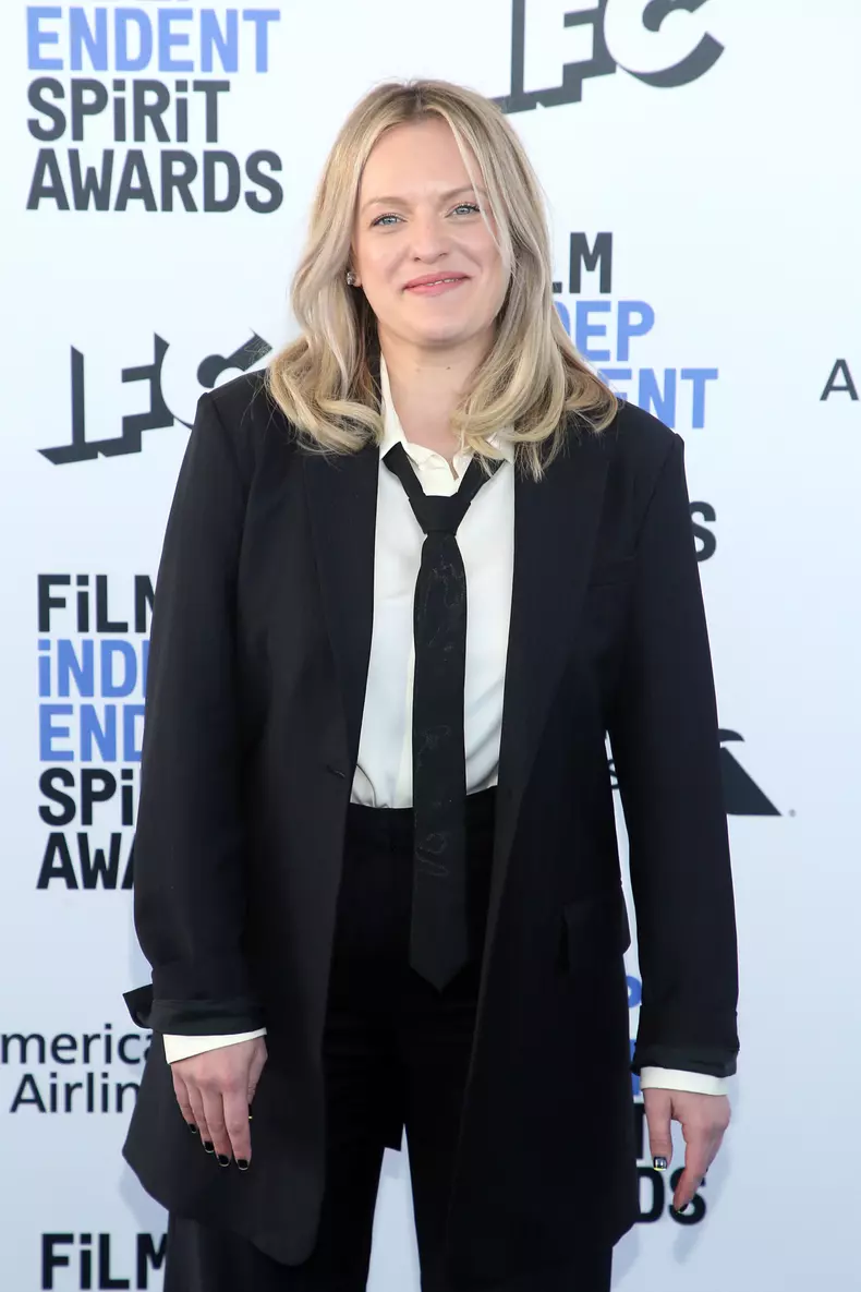 Elisabeth Moss a ajuns de nerecunoscut! Cum arată acum celebra actriță din „Povestea slujitoarei”