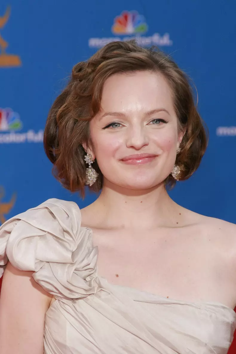 Elisabeth Moss a ajuns de nerecunoscut! Cum arată acum celebra actriță din „Povestea slujitoarei”